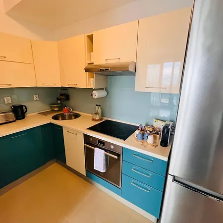 Panoramic Loft-large Terrace-free Garage شقة *