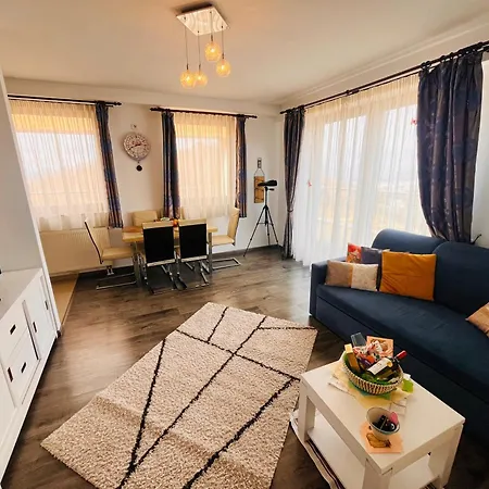 Panoramic Loft-large Terrace-free Garage شقة