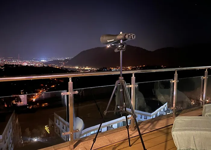 Panoramic Loft-large Terrace-free Garage דירה בראשוב