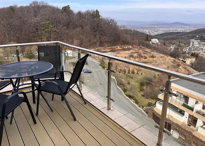 Panoramic Loft-large Terrace-free Garage דירה בראשוב