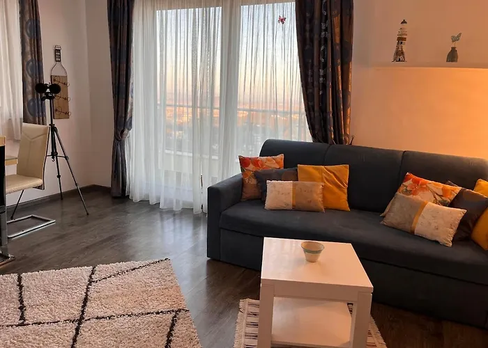 Panoramic Loft-large Terrace-free Garage דירה בראשוב
